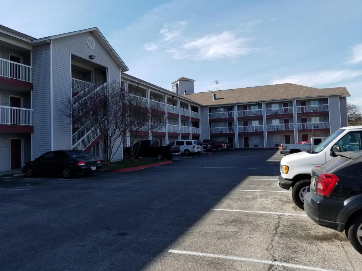 Intown Suites Extended Stay San Antonio Tx - Leon Valley North Екстер'єр фото